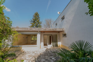 Terrasse 1 mit Garten vom Wohnbereich EG