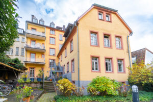 Hausrückseite