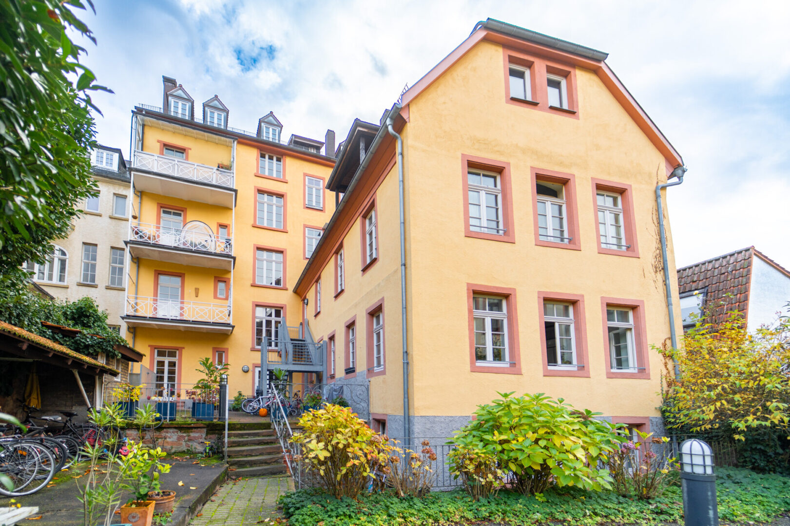 Hausrückseite