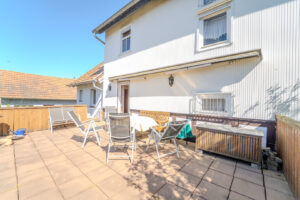 große Terrasse / Balkon EG