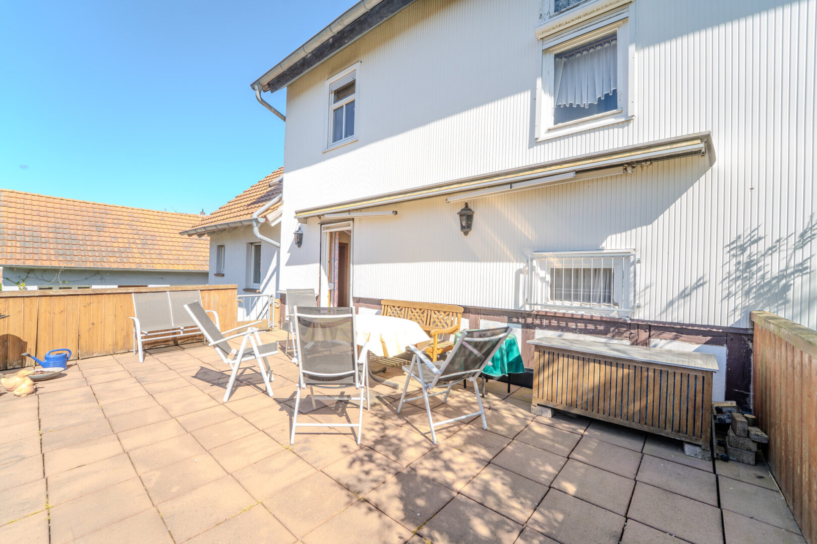 große Terrasse / Balkon EG