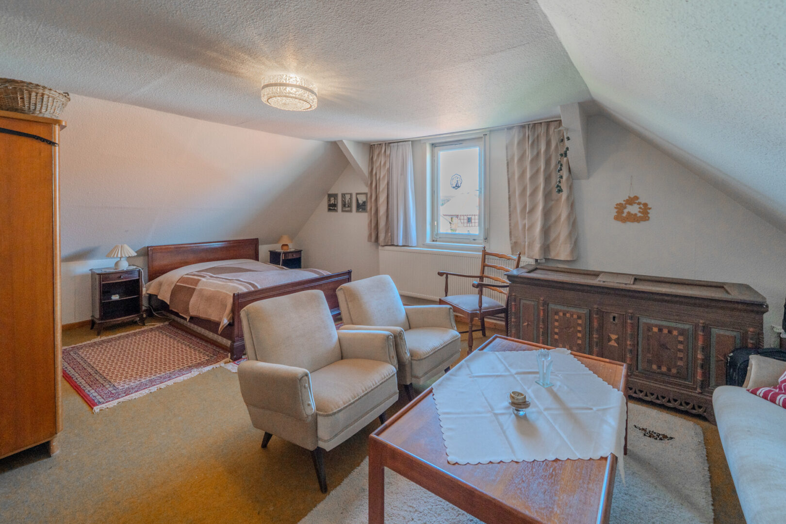 Schlafzimmer DG