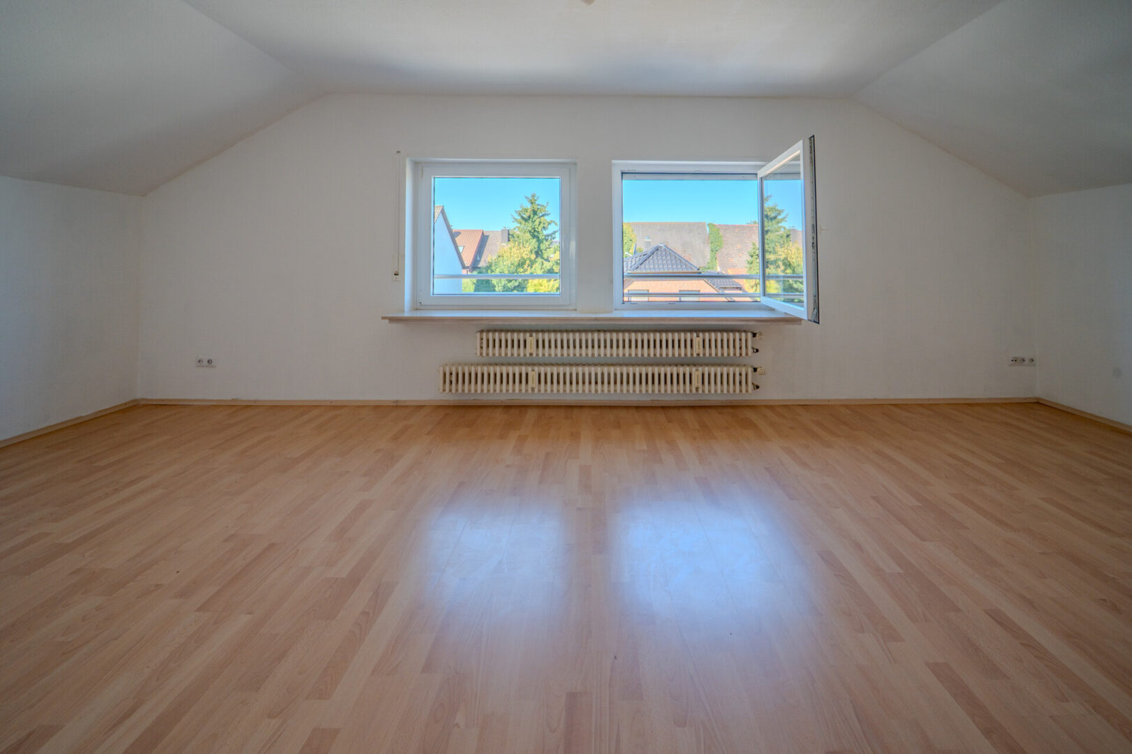Schlafzimmer DG