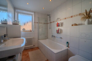 Badezimmer EG
