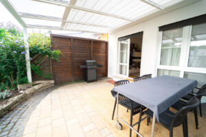 überdachte Terrasse