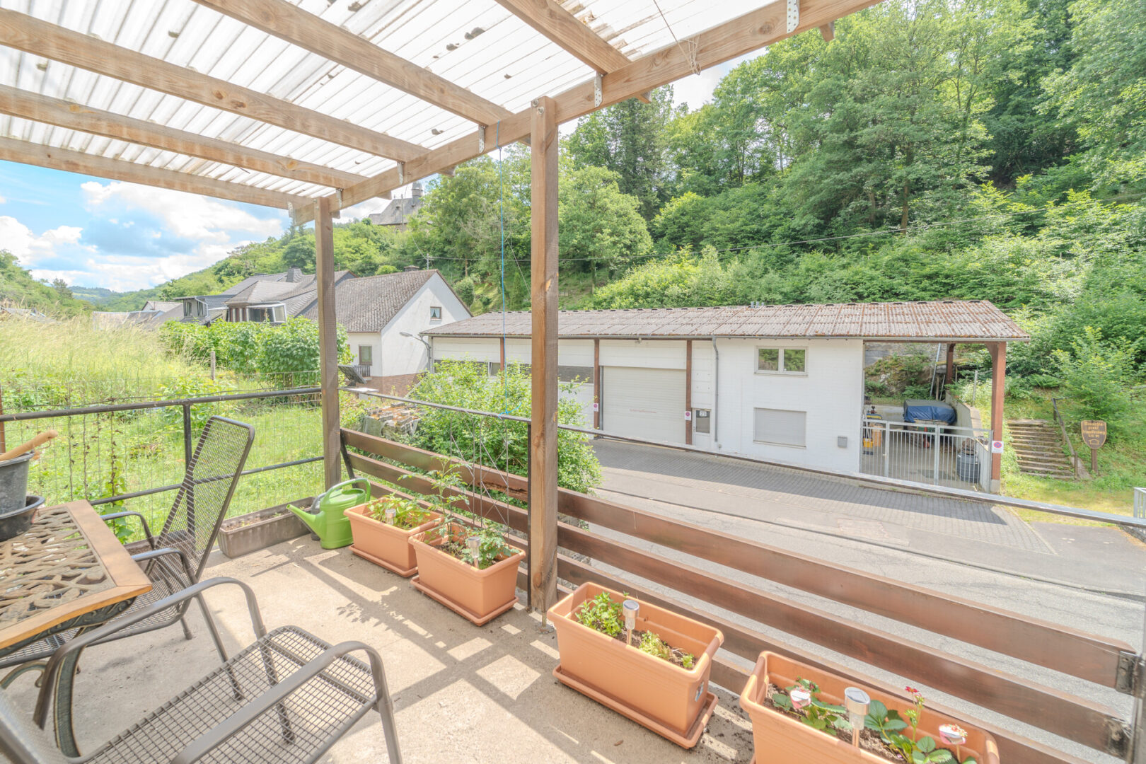 überdachte Terrasse