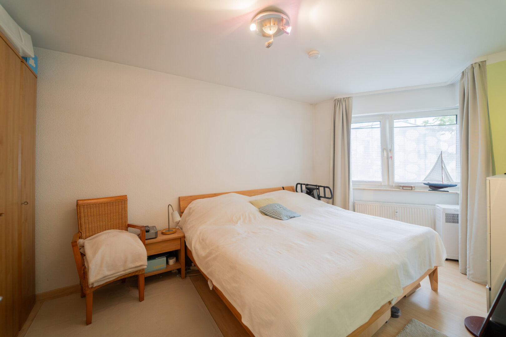 Schlafzimmer 1