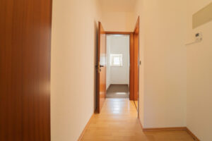 Flur Richtung Schlafzimmer